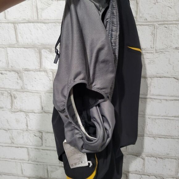 NIKE black and orange athletic shorts - Picture 10 of 10